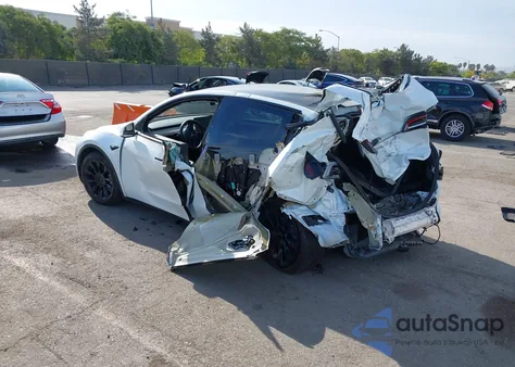 2023 Tesla Model Y Awd/Long Range Dual Motor All-Wheel Drive from USA, damaged, VIN 7SAYGDEE7PF586382